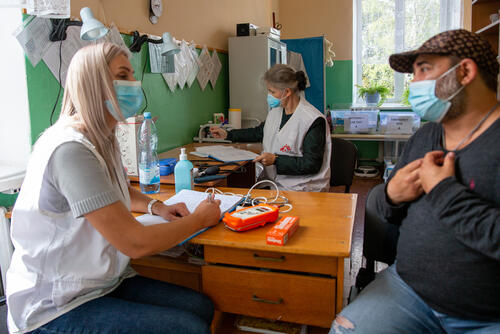 Ukraine: mobile healthcare for displaced people at public shelters in Zakarpattia